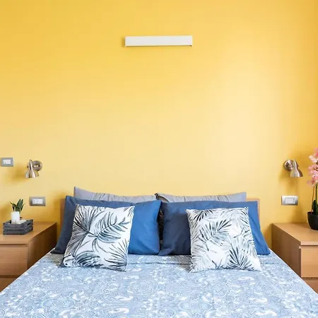 Rosselli 13 Apartman *