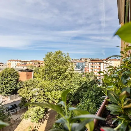 Rosselli 13 Apartman *