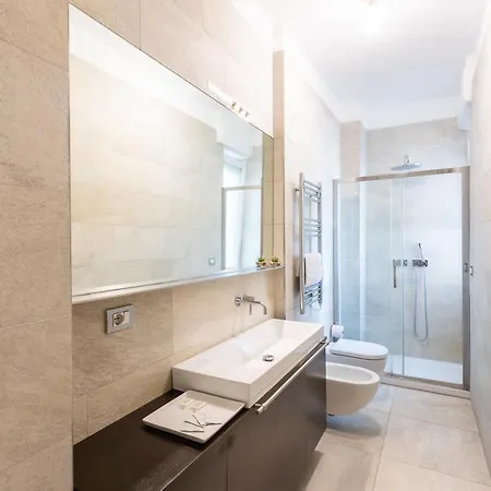 Rosselli 13 Apartman *