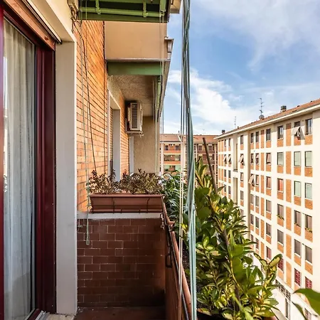 Apartman Rosselli 13 *