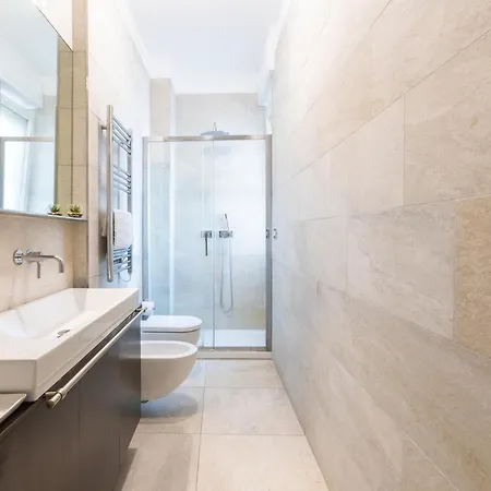 Apartman Rosselli 13 *